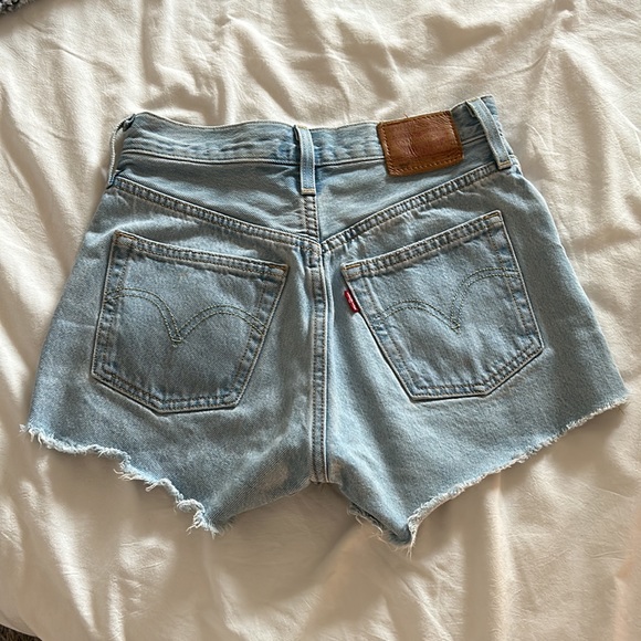 Levi’s 501 - Size 23 - Picture 2 of 4